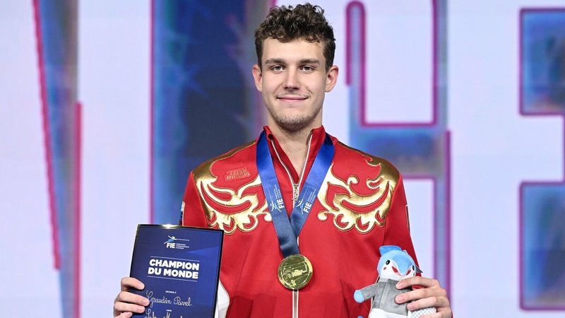 Олимпийский чемпион медаль пьедестал ярославль
